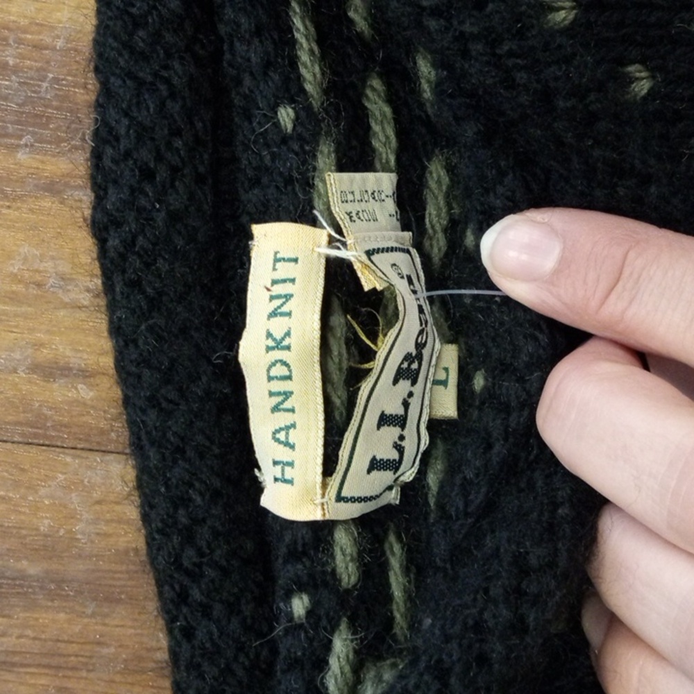 Vintage 1980s handknit LL Bean sweater - Picture 2 of 6